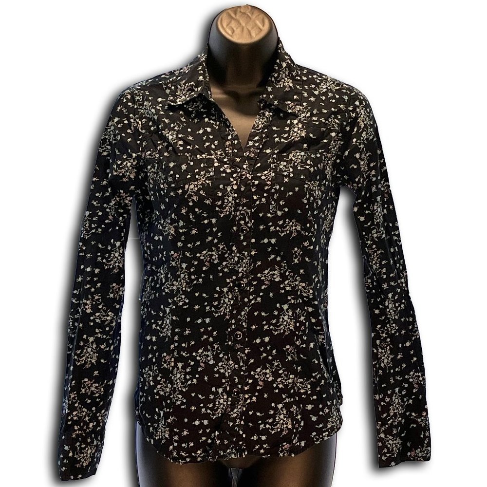 Western Style Button Down Shirt Floral Print Form Fitted Snaps Cinched In Back